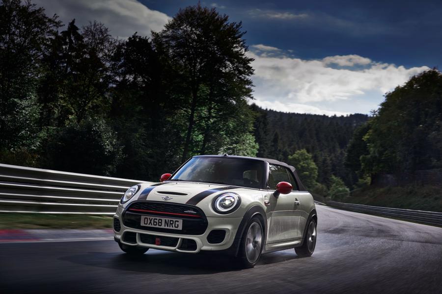  Mini John Cooper Works Cabrio (F57) 2018 года  (WW) (фото 29 из 36)